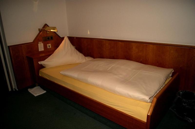 Hotel Restaurant Baeren Freudenstadt Room photo